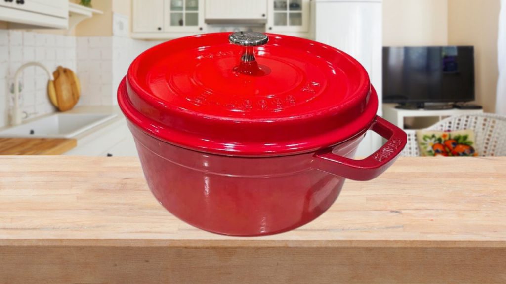 testing Staub Dutch Oven's Handles and Product Design