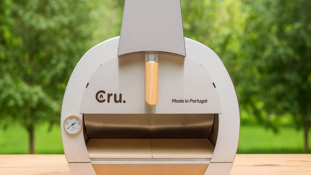 featured image of Cru Oven Model 32 Oven Review