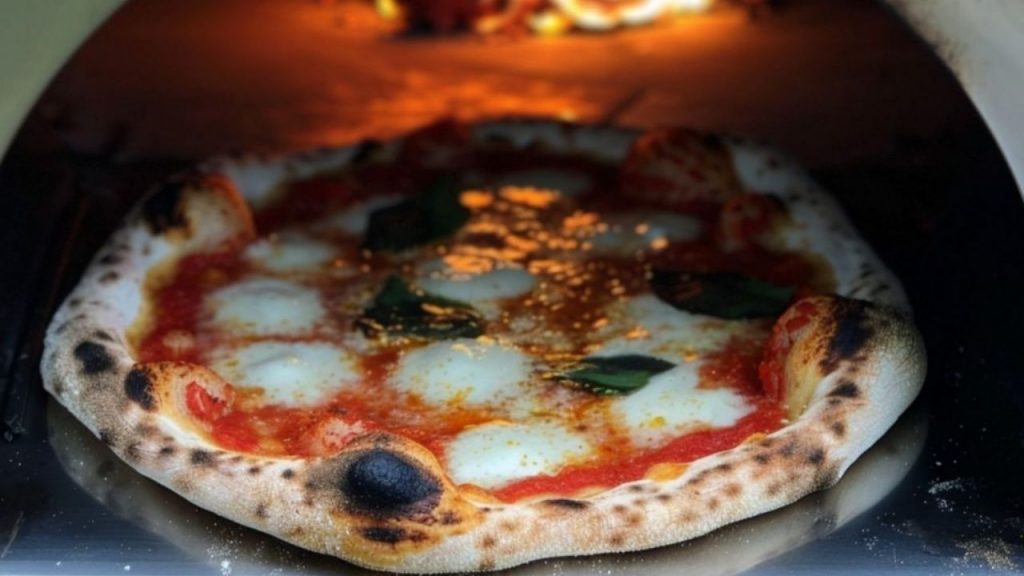 Pizza Cooking Test pizza Margherita Ooni Fyra 12 VS Cru Champion